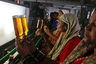 13334 Индийским невестам подарили сотни деревянных бит для мужей-алкоголиков