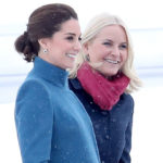 31324 Кейт Миддлтон и принц Уильям прилетели в Норвегию: в сети обсуждают "совсем не зимний" образ герцогини