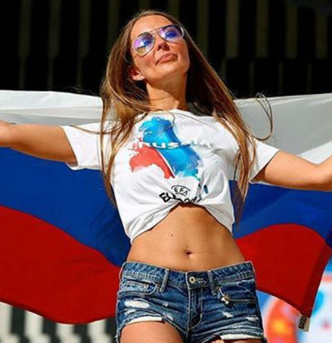 40819 «Россиянки вправе заниматься сексом, с кем хотят»: как объяснить тягу к иностранным фанатам