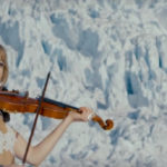 43430 Lindsey Stirling — I Wonder As I Wander, новый клип