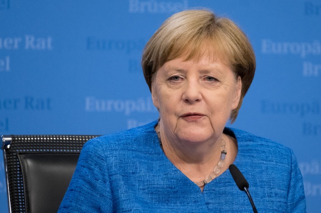 46813 Ангела Меркель прилетела на саммит G20, несмотря на проблемы со здоровьем