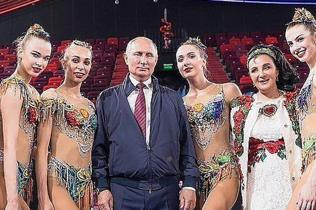 47874 Владимир Путин и Сергей Собянин посетили тренировку по художественной гимнастике во дворце Ирины Винер