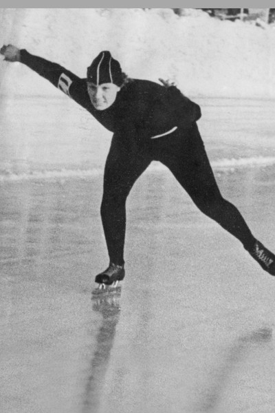 Инга Артамонова первой в истории конькобежного спорта завоевала титул четырехкратной абсолютной чемпионки мира