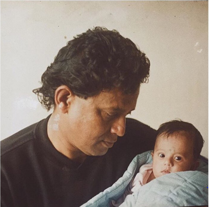 23 года назад индийский актер Митхун Чакраборти взял под опеку девочку. Как сложилась её жизнь?