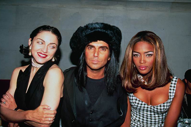 Мадонна, Стивен Мейзел и Наоми Кэмпбелл на вечеринке в честь 21-летия модели, 1991 год