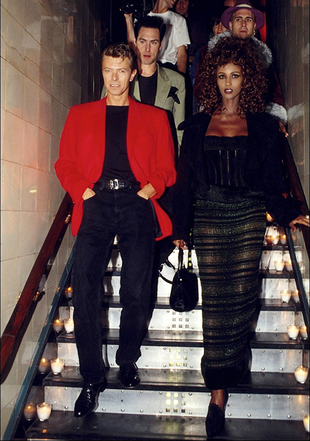 Дэвид Боуи и Иман на вечеринке в Париже в 1991 году