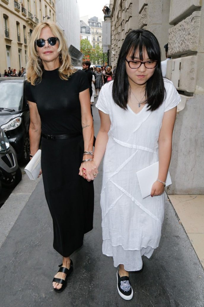 14 лет назад актриса Мег Райан удочерила девочку из Китая, и вот какой она выросла