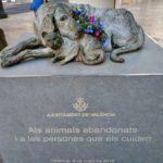 65554 Монумент «Бродячие» — памятник милосердию животных и человеческому эгоизму