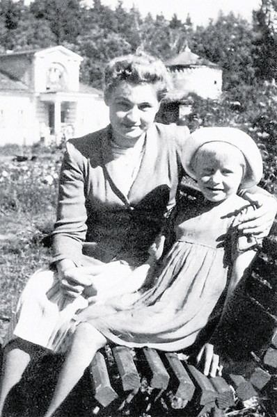 Ангелина Вовк с мамой Марией Кузьминичной