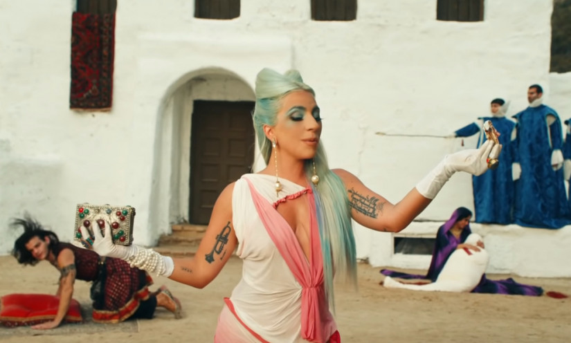 71662 Lady Gaga — 911, новый клип