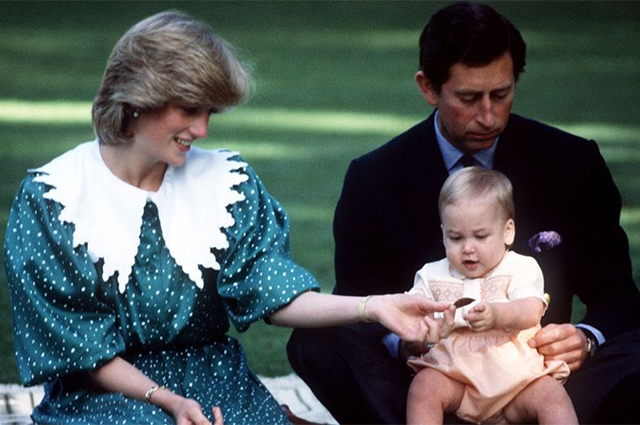 Принц Чарльз и принцесса Диана с сыном Уильямом