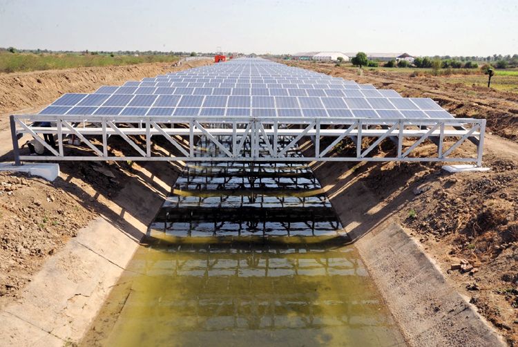 99882 Ученый прорыв: установка солнечных электростанций над водными каналами, поможет сохранить запасы пресной воды и даст чистую энергию