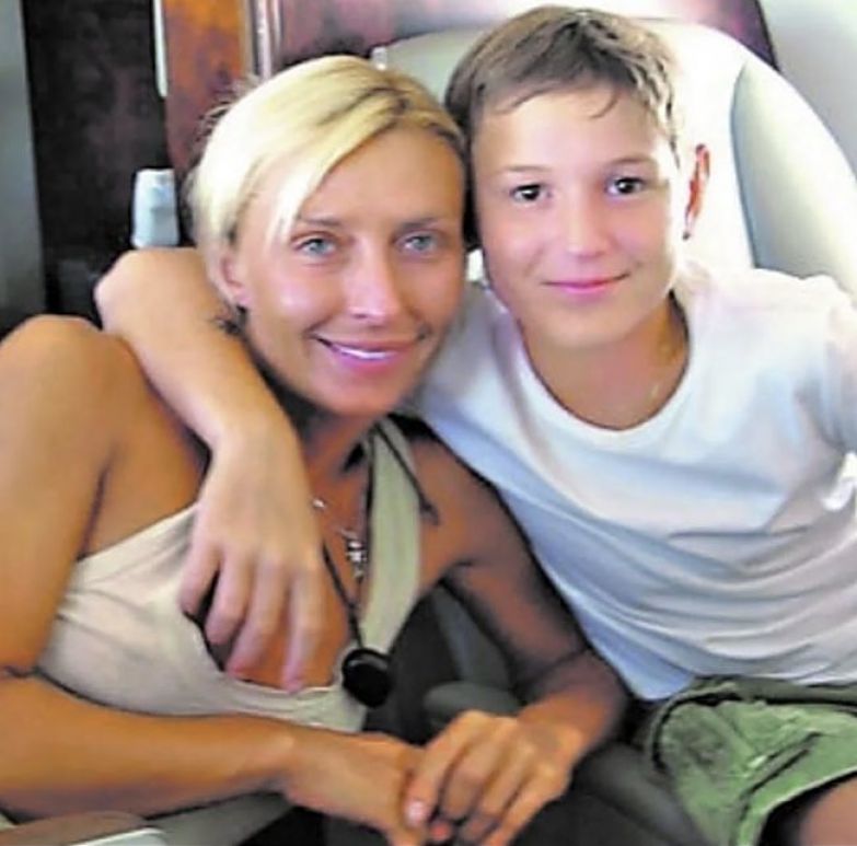 Как сегодня выглядит мальчик из детдома, которого 20 лет назад усыновила Татьяна Овсиенко