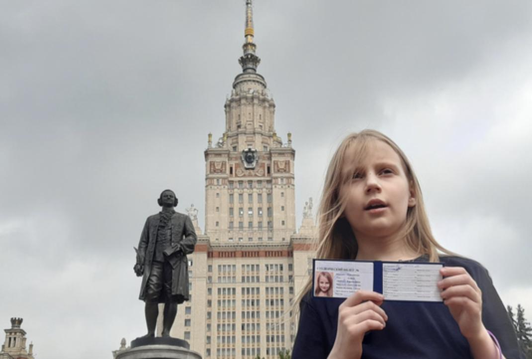 Алиса Теплякова, которой всего 9 лет, стала самой юной студенткой МГУ