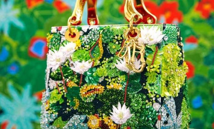 112504 История любимой сумки принцессы Дианы – Lady Dior
